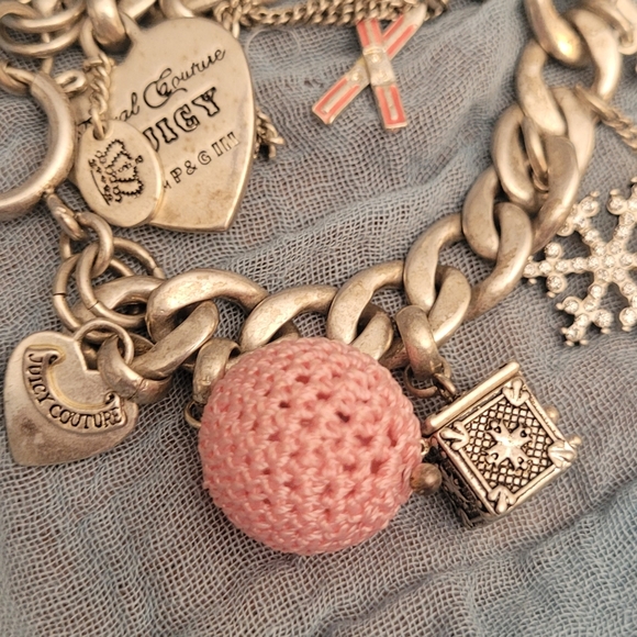 RETIRED 2005 Juicy Couture Winter Bracelet. Excellent Condition!! - Picture 2 of 4
